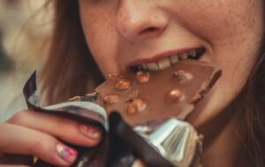 Hormônio da Fome: 3 estratégias naturais para controlar a vontade de comer doces